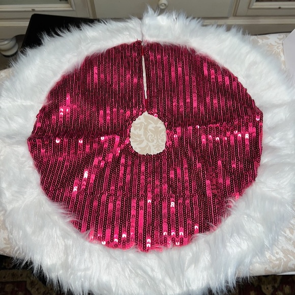 New Table Top Tree Skirt - Picture 1 of 8